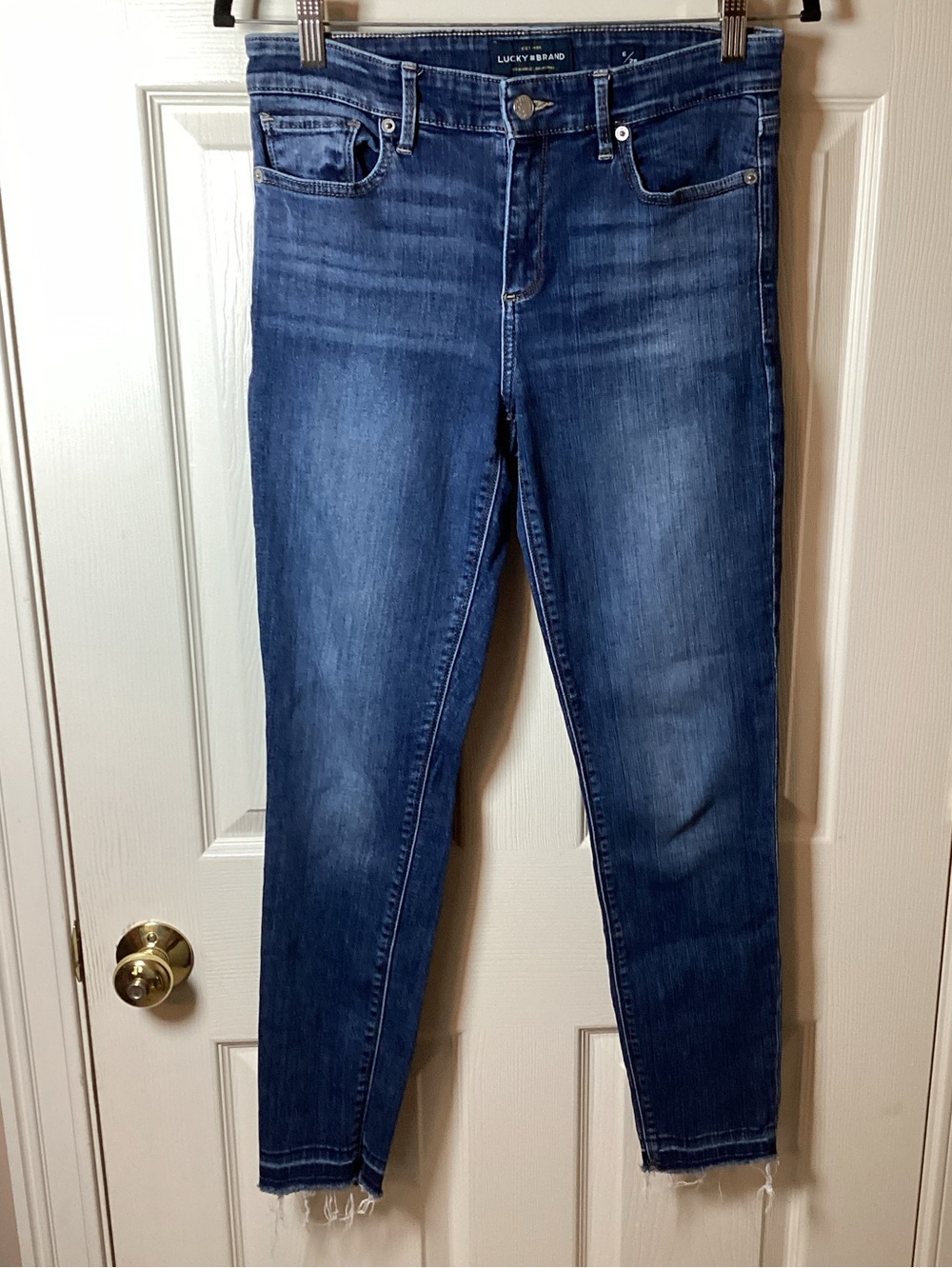 Lucky Brand Ava Skinny Classic Blue Wash Raw Hem Jeans - Size 6/28